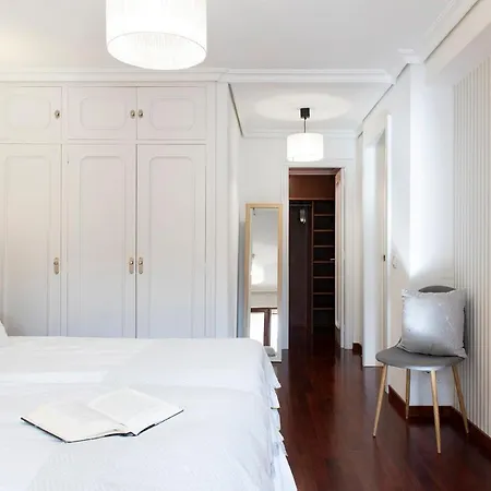 El Castanal Con Piscina Privada بيت للعطل